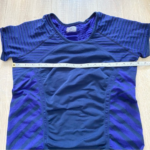Athleta Fast Track Ruched Tee Shirt Sz L - Picture 3 of 5